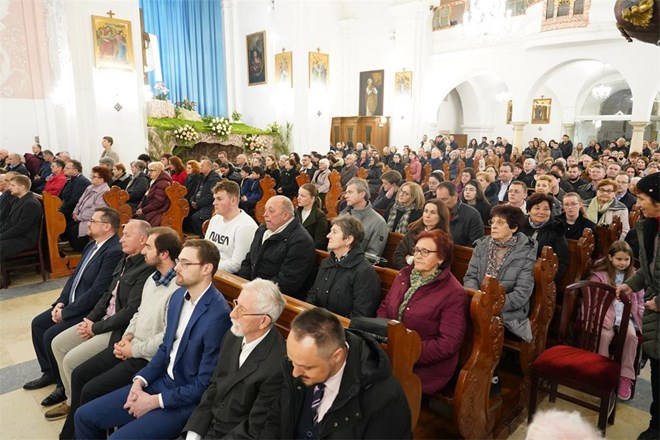 Biskup Radoš predvodio Misu večere Gospodnje u varaždinskoj katedrali